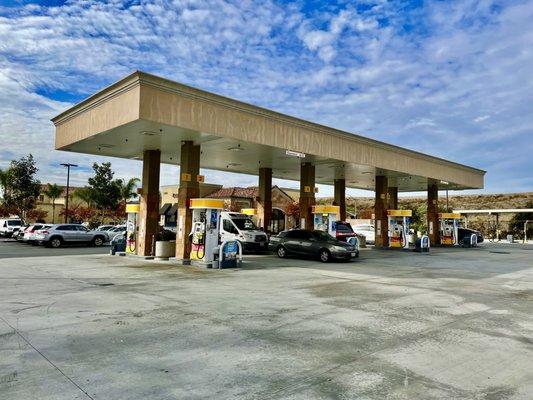 San Diego Gas and Carwash - Carlsbad Shell