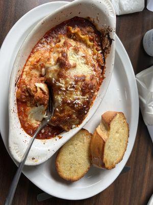 Lasagna and garlic bread