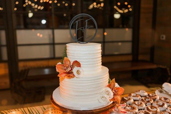 Wedding Cake (photo credit: Willmus Weddings)