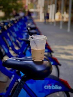 Oatly Draft Latte on the go!