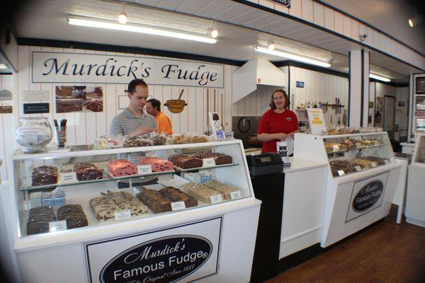 Murdicks Famous Fudge - friendly clerks.