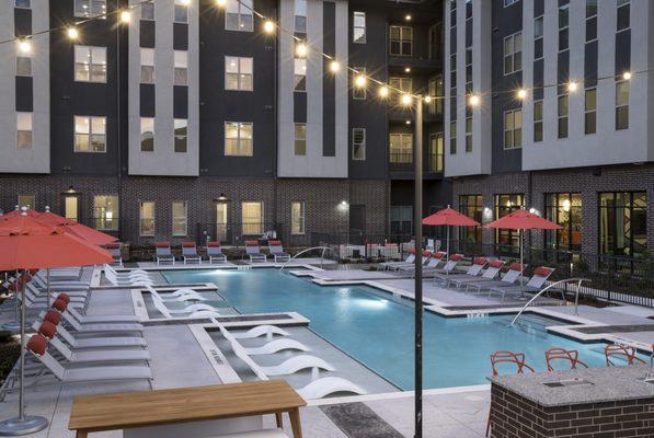 Alta Spring Creek Apartments in Garland, Texas