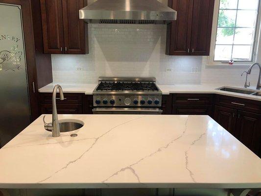 MS International Q's Calcatta Ultra quartz kitchen countertops