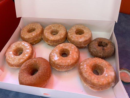 6 regular cronuts with a blueberry donut & a cinnamon sugar cronut