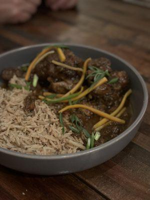 Braised oxtail with jerk seasoned rice