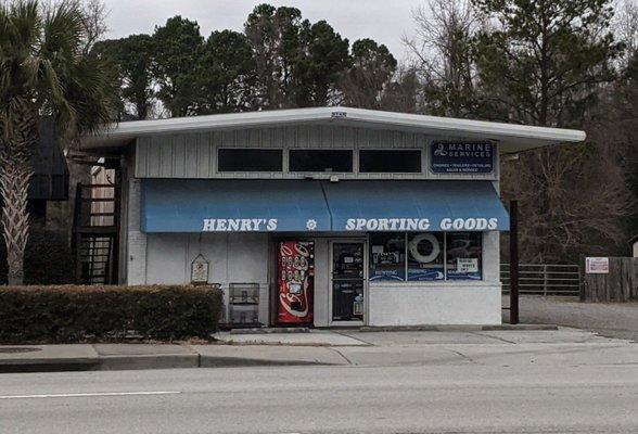 Henry's Sporting Goods