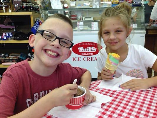 Enjoying the Thrifty ice cream.