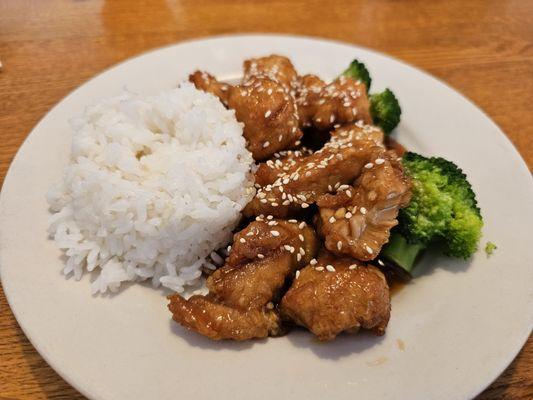 Sesame chicken lunch special