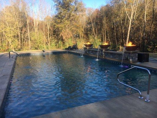 IG Vinyl Liner pool with fire and water bowls