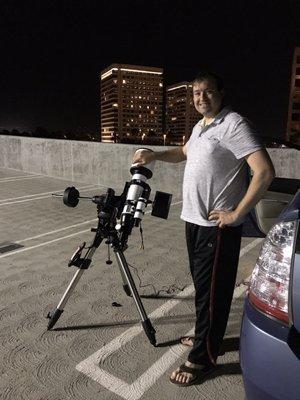 Jupiter looks good even on bright illuminated city rooftops!