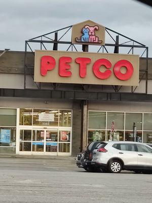 Petco store front - steelyard