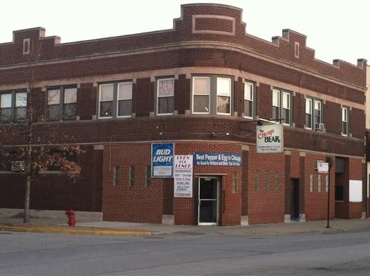 Wide shot of entire building.