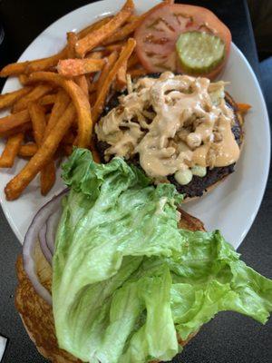 16 gauge burger with sweet potato fries