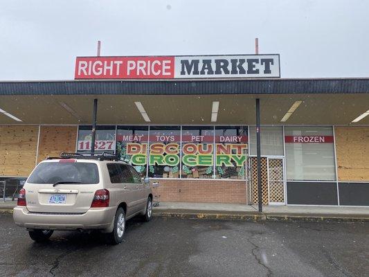 Discount groceries in NE Portland