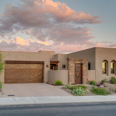 Love this semi-custom home in The Preserve of Dove Mountain. Designed and built by Insight Homes, it sold quickly!