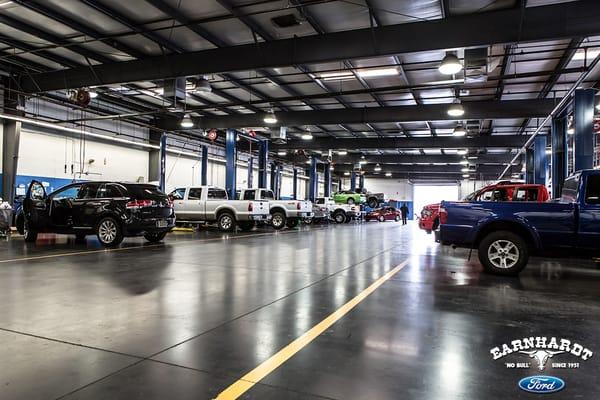 State of the art indoor Ford service center in Phoenix Chandler AZ