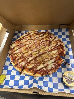 Aloha - 14" Hand tossed Sicilian (mozzarella, bacon, ham, pineapple, onions and sweet honey BBQ drizzle)