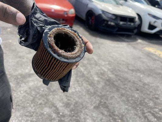 Another picture of Valvoline's floating filter