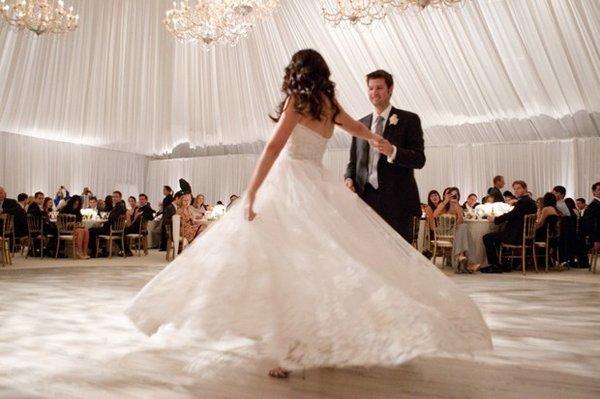 Beautiful dance for a beautiful couple!