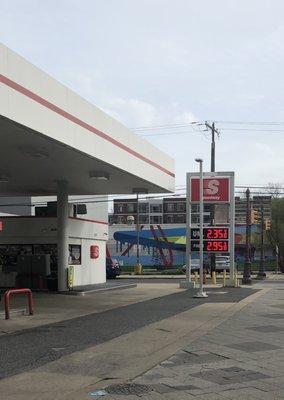 The Speedway lowered their prices a whopping 5 cents! They're still over charging. Philly regular unleaded gas average is $2.15.