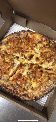 Small Mac and cheese pizza with mushrooms added