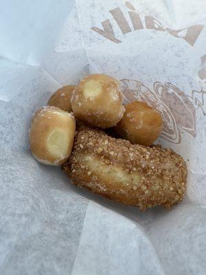 Donut Holes & Cinnamon Crunch Donut