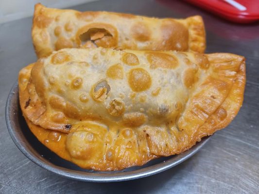 Empanadas
Chicken,Beef,and Veggie