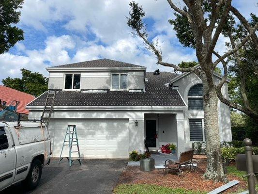 Forest Ridge - City of Davie, tile roof in progress