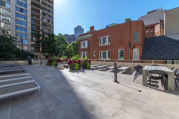 65 East Scott Sundeck