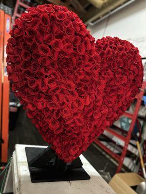 4ft Standing Heart- over 500 roses