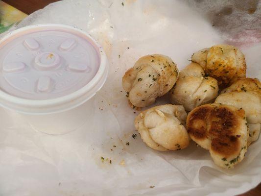 Garlic knots