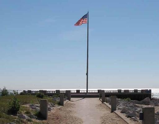 Flagpole just north of McKinley beach