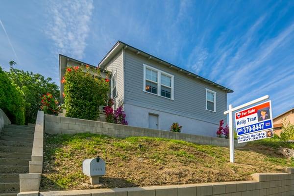 University Hills, Los Angeles - A 1 bedroom, 1 bath house SOLD for $299,000.