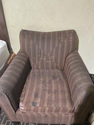 chair that should be thrown away