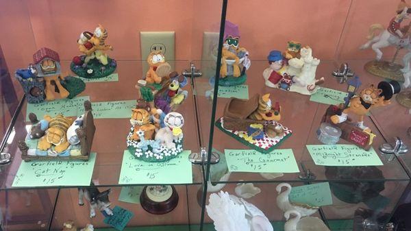 Garfield figurines