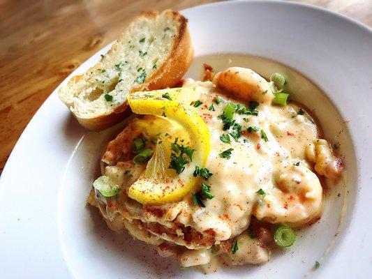 Tuesday lunch special- delish shrimp & creamy grits! (5/5)