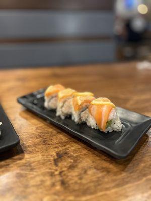 Lemon salmon roll