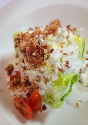 heart of lettuce (wedge salad)