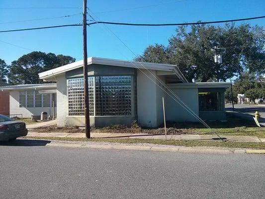 Exterior of the Breaux Bridge Branch Library.