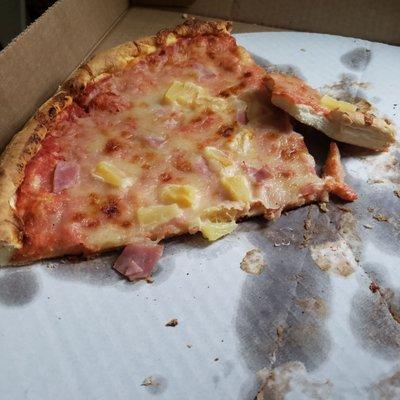 Hawaiian pizza large (next day leftovers)