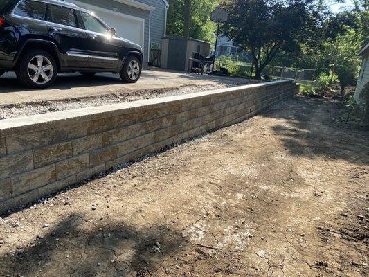 Retaining wall