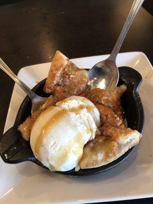 Apple crumble skillet