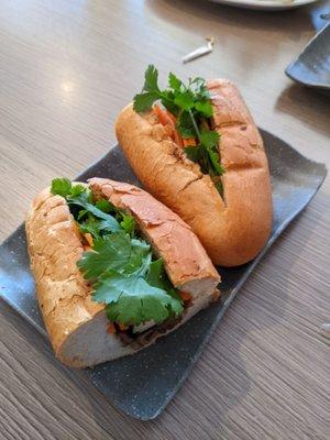 Grilled pork Banh mi