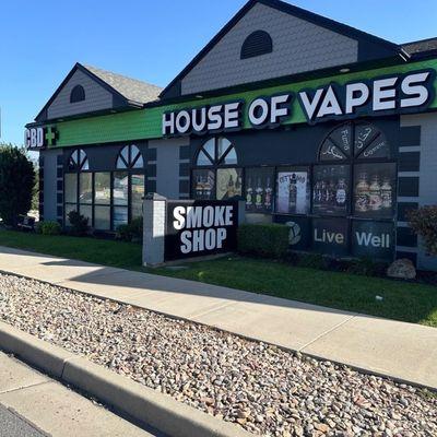 This is the in front exterior of House Of Vapes Smoke Shop in Riverton.