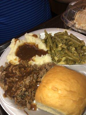 Slow roasted roast beef, real mashed potatoes, green beans and fresh roll with butter