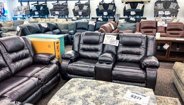 Oak & Sofa Liquidators - Hanford, CA Store