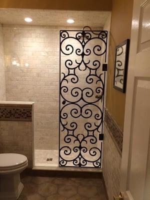 Scroll Pattern Door: 1/2" Clarvista - Starphire Glass