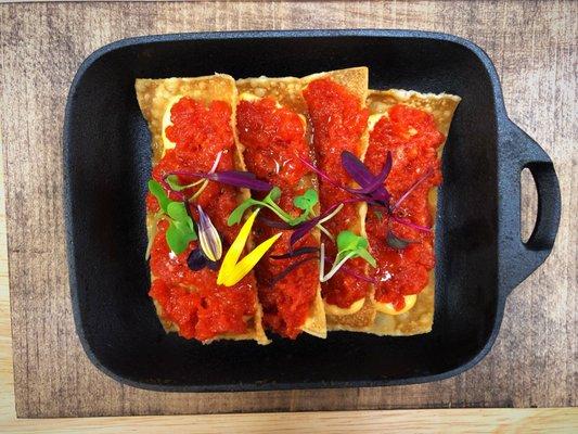 Spicy tuna tart