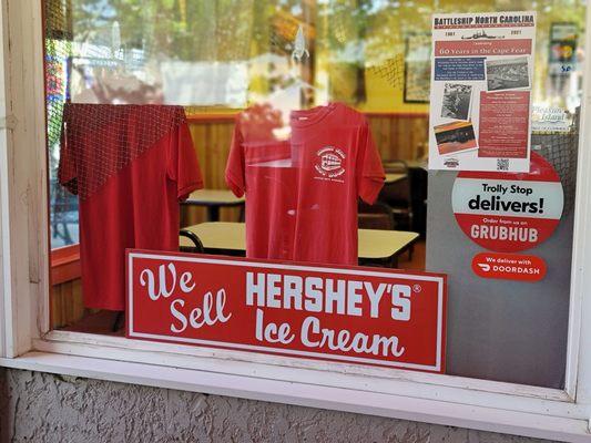 Hell yes, they serve Hershey's Ice Cream!