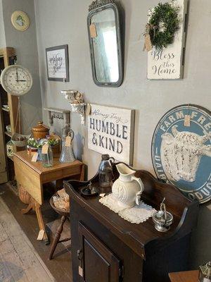 Olde Farmhouse Antique Country Store